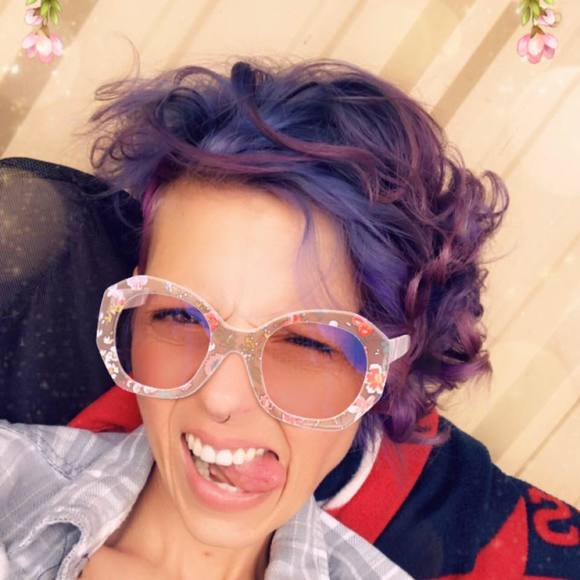 Meet your Posher, Elaina - Picture 1 of 1